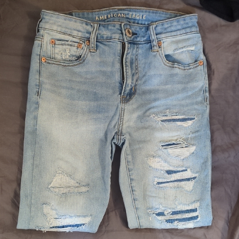 American Eagle Outfitters Light Blue Distressed Skinny Jeans